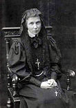 https://upload.wikimedia.org/wikipedia/commons/thumb/7/70/Ursula_Leduhovskaya_in_1907.jpg/110px-Ursula_Leduhovskaya_in_1907.jpg